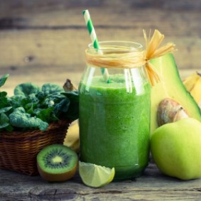 Ever Green Smoothie High in antioxidants.Rich in fiber and vitamins. Green apple, lime, banana, kiwi & kale makes this smoothie tasty and healthy ReBoot Master 6000